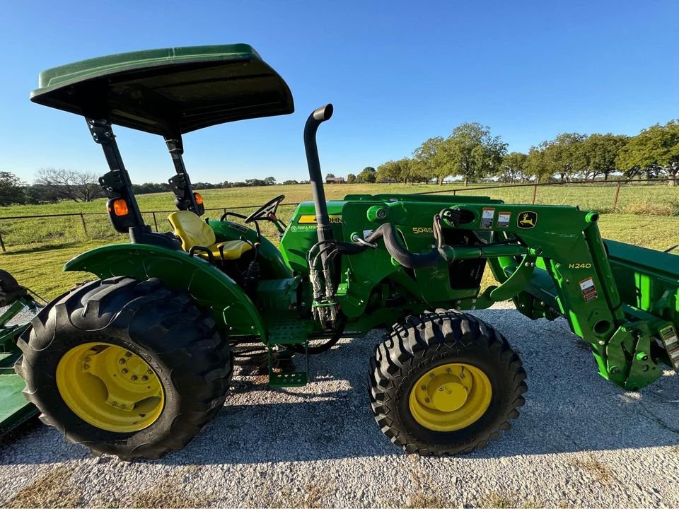 2017 John Deere 5045E Tractor with Loader