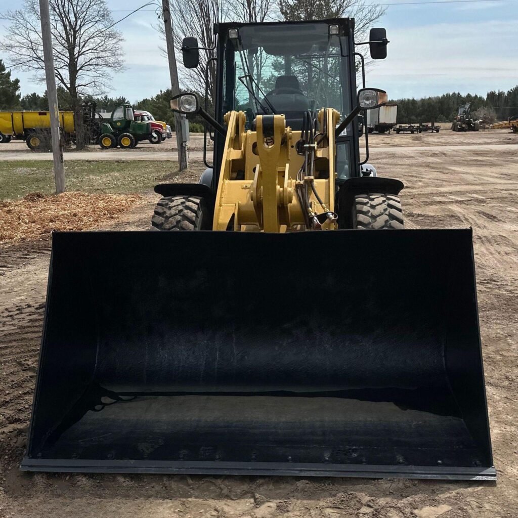 2021 Caterpillar 906M Wheel Loader