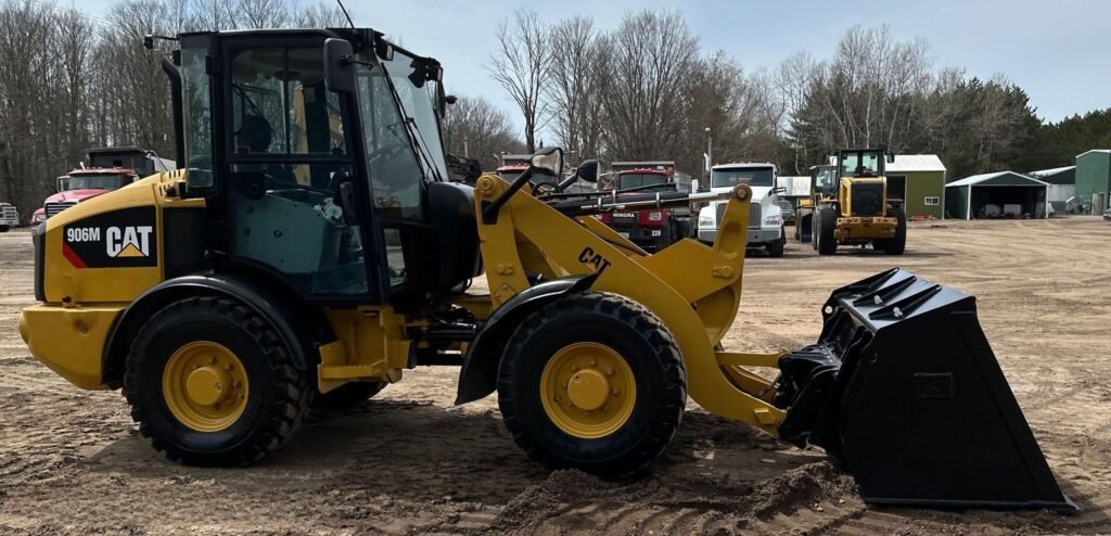 2021 Caterpillar 906M Wheel Loader